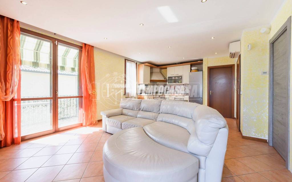appartamento in vendita a Casalgrande in zona Salvaterra