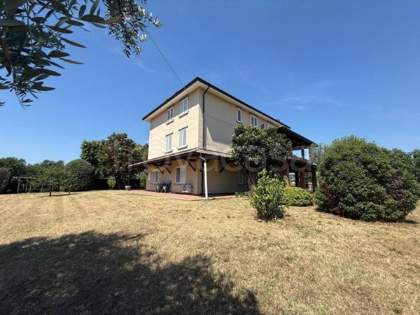 appartamento in vendita a Casalgrande in zona Veggia