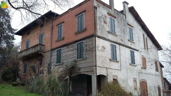 casa indipendente in vendita a Casalgrande in zona Dinazzano
