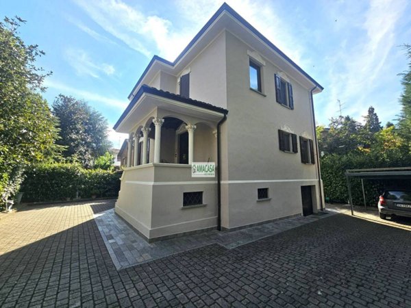 casa indipendente in vendita a Casalgrande in zona Salvaterra