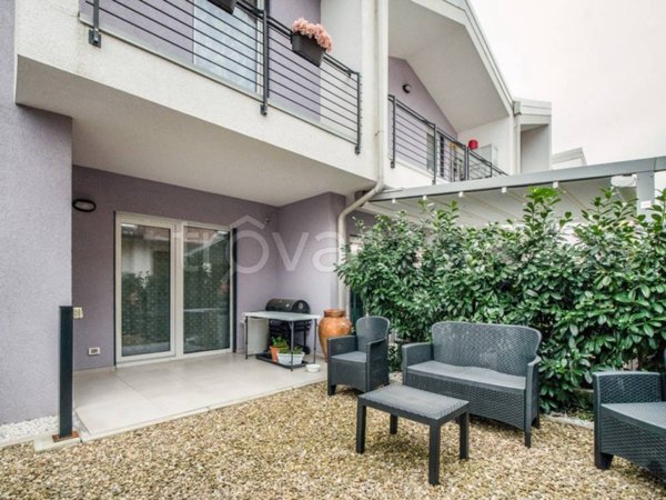 casa indipendente in vendita a Casalgrande in zona Dinazzano