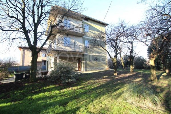 casa indipendente in vendita a Casalgrande in zona Villalunga