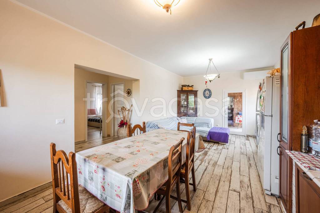 casa indipendente in vendita a Casalgrande in zona Veggia