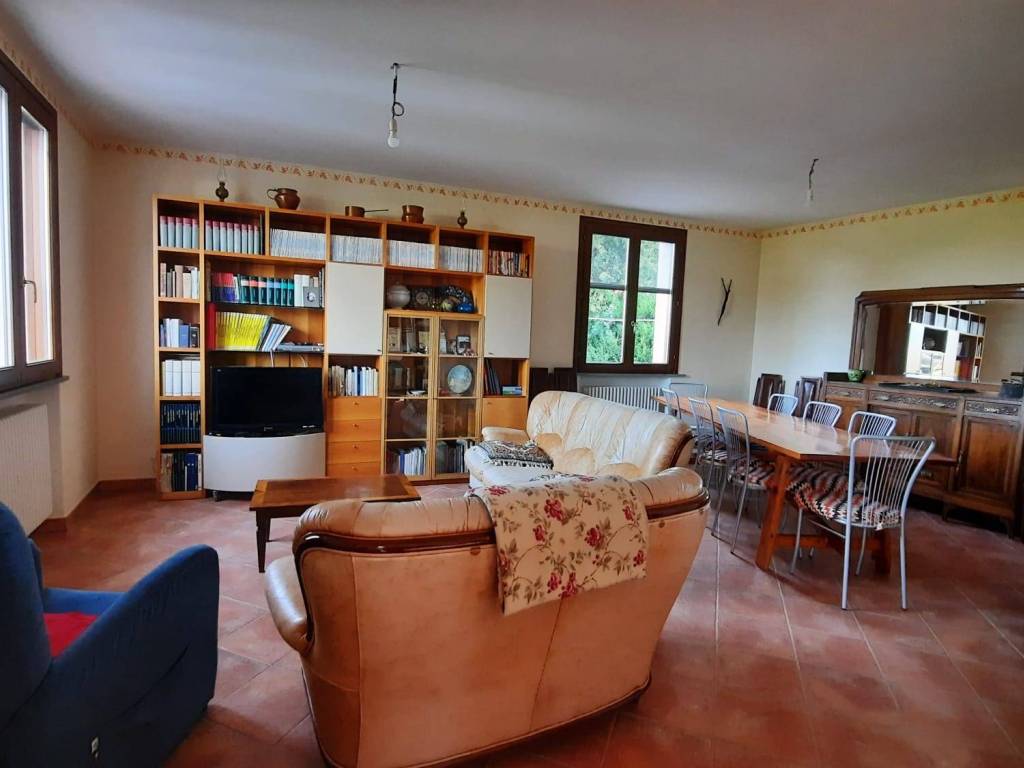 appartamento in vendita a Casina in zona Migliara-Boastra