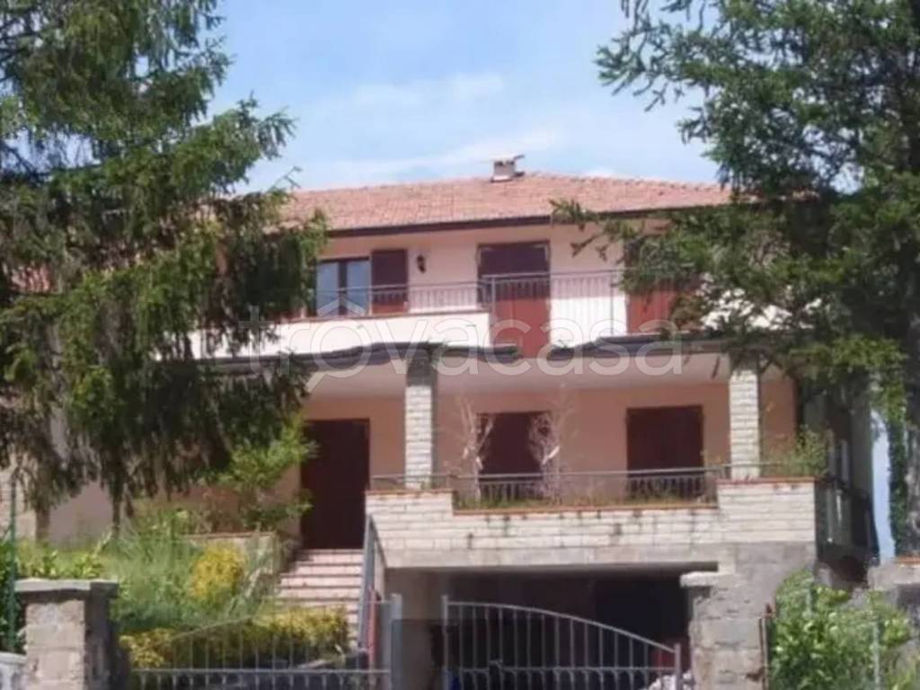 casa indipendente in vendita a Casina