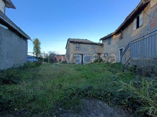 casa indipendente in vendita a Casina