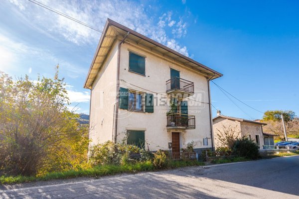 appartamento in vendita a Casina in zona Sordiglio