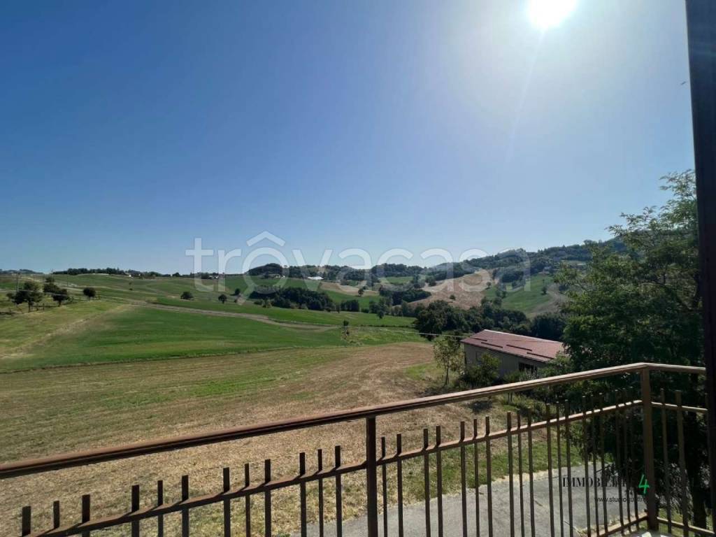 casa indipendente in vendita a Casina in zona Beleo