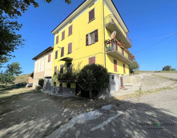 casa indipendente in vendita a Casina in zona Beleo