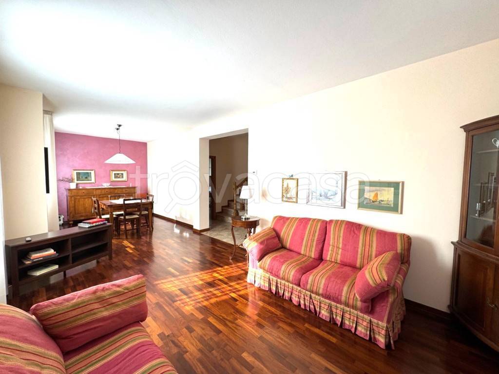 casa indipendente in vendita a Casina