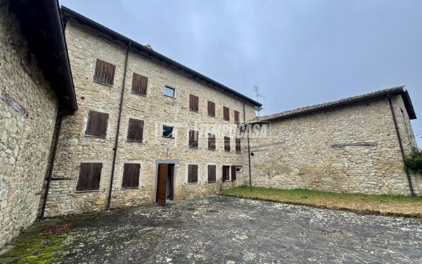 appartamento in vendita a Casina