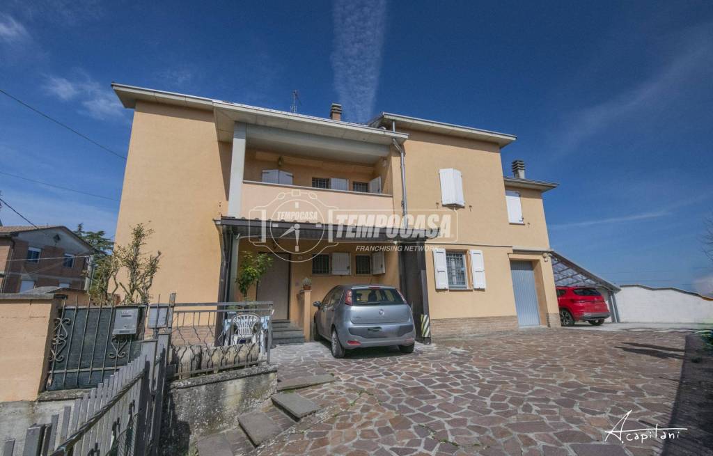 casa indipendente in vendita a Casina
