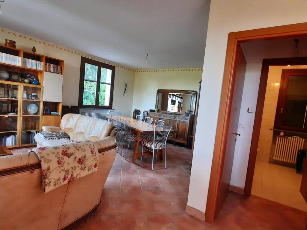 appartamento in vendita a Casina in zona Migliara-Boastra