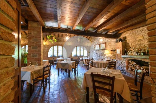 negozio in vendita a Casina in zona Boschi