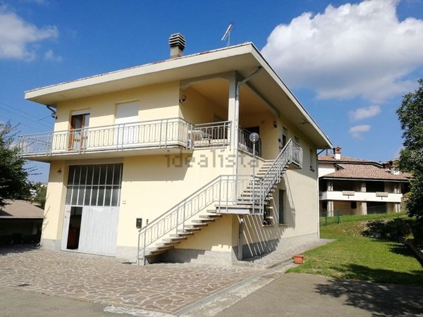 casa indipendente in vendita a Casina in zona Castignola