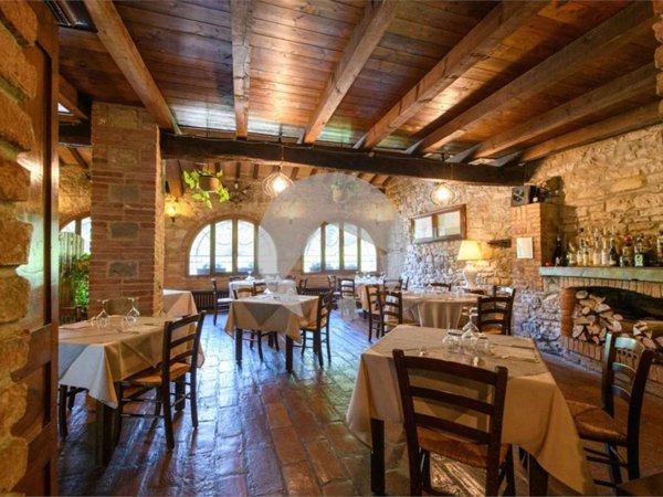 negozio in vendita a Casina in zona Boschi