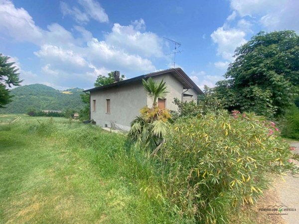 casa indipendente in vendita a Casina