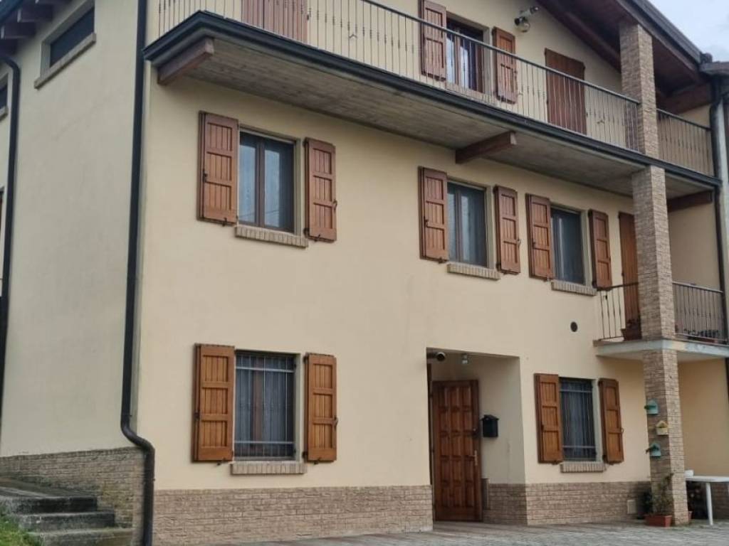 casa indipendente in vendita a Casina in zona Beleo