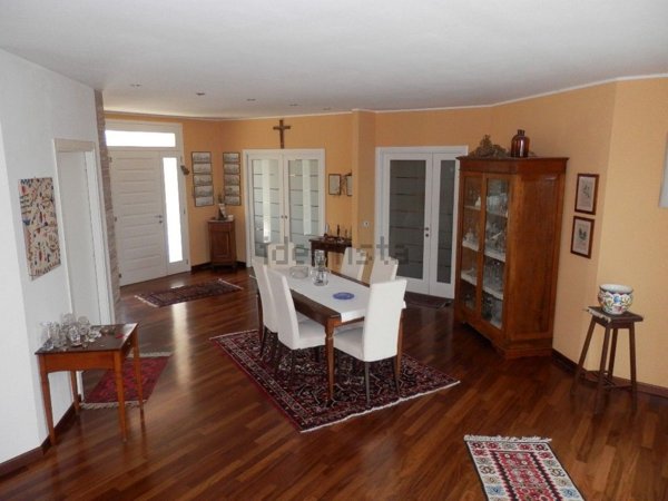 casa indipendente in vendita a Casina