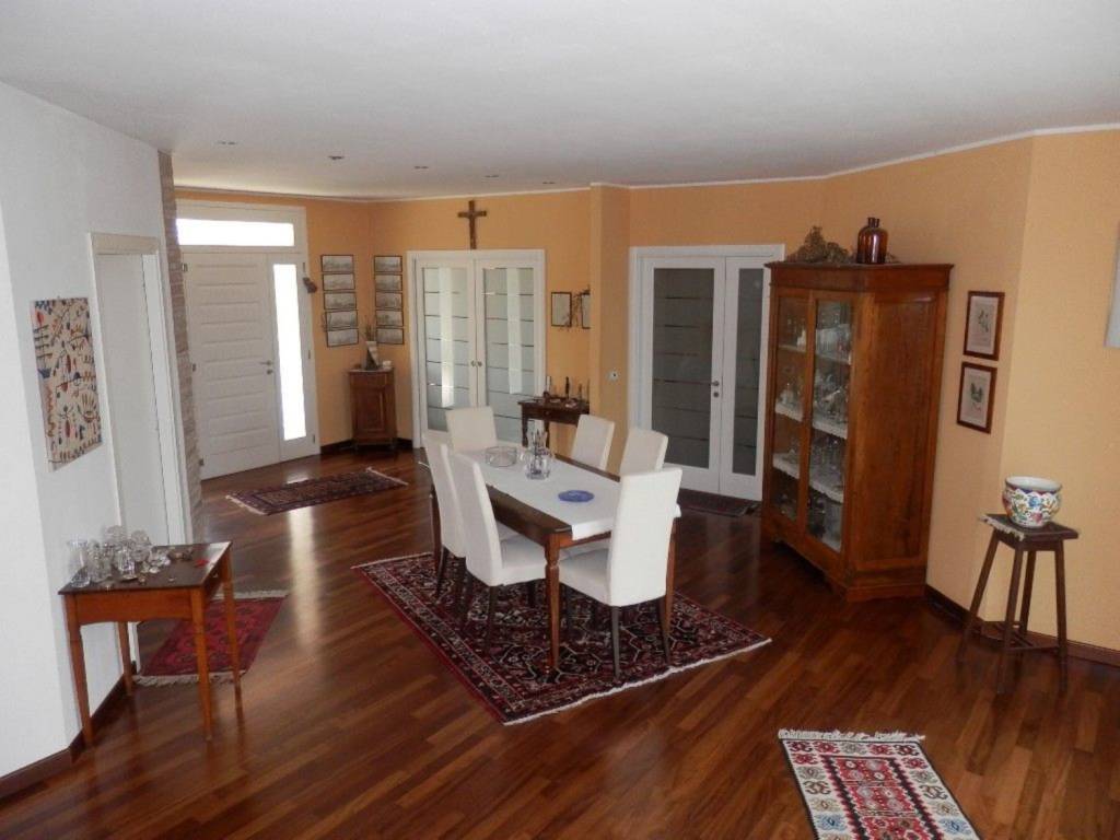 casa indipendente in vendita a Casina