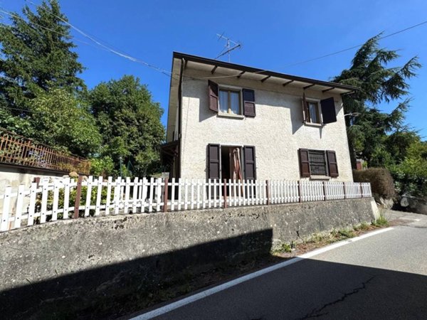 casa indipendente in vendita a Casina in zona Migliara-Boastra