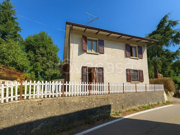 casa indipendente in vendita a Casina