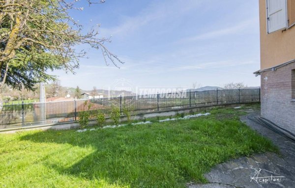 casa indipendente in vendita a Casina