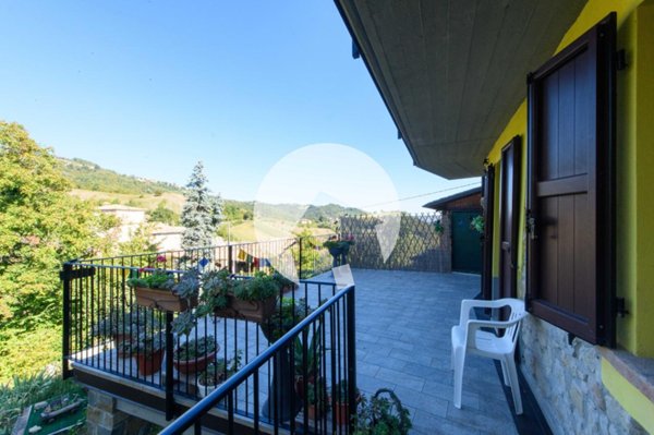 casa indipendente in vendita a Casina