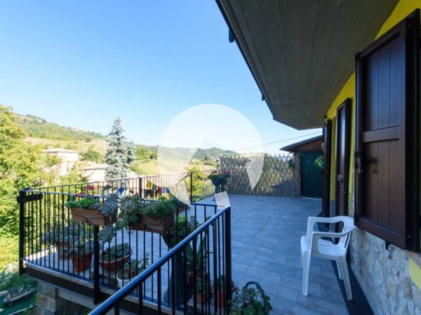 casa indipendente in vendita a Casina