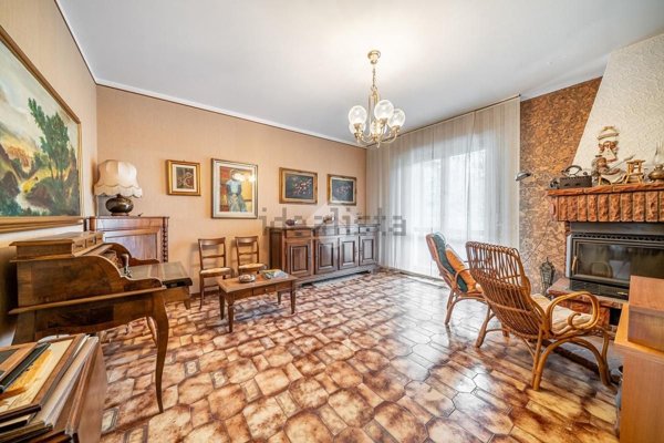 casa indipendente in vendita a Casina