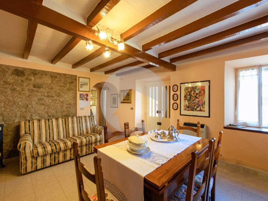 casa indipendente in vendita a Casina