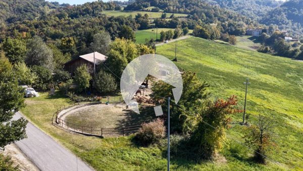 terreno agricolo in vendita a Casina in zona Bocco