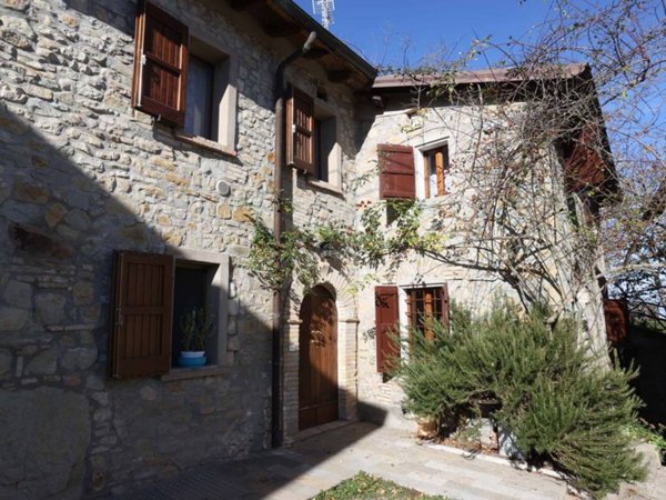 casa indipendente in vendita a Casina