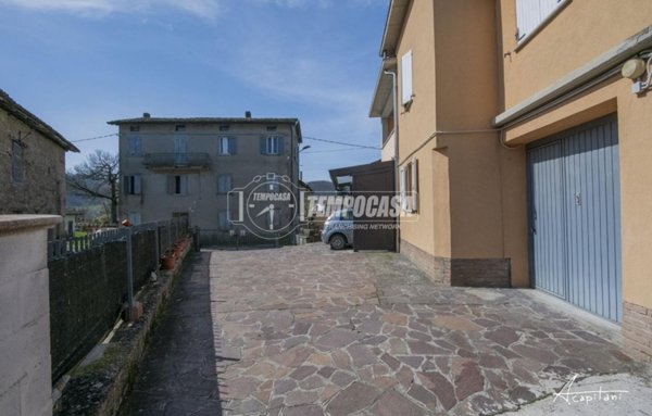 casa indipendente in vendita a Casina