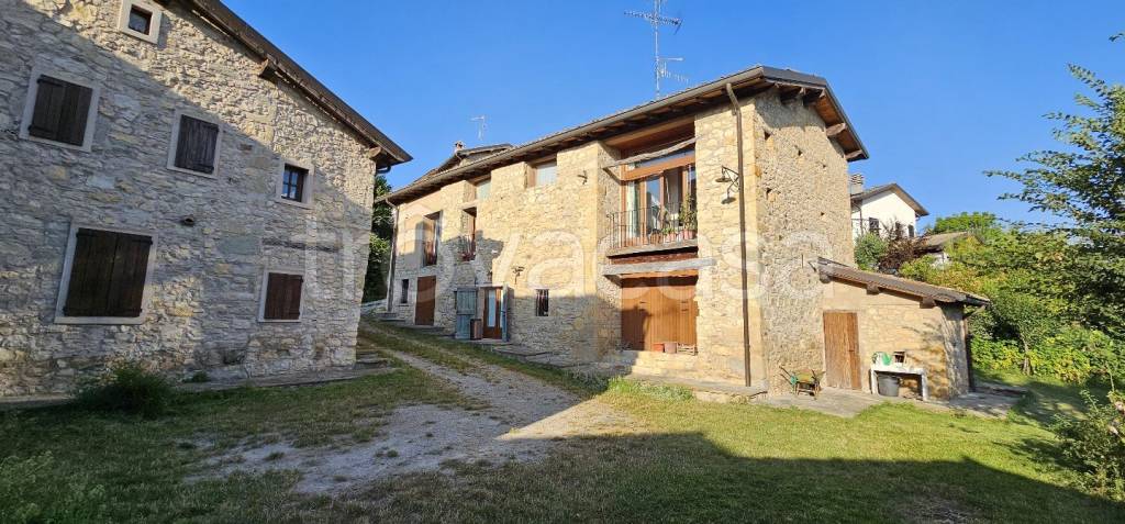 casa indipendente in vendita a Casina