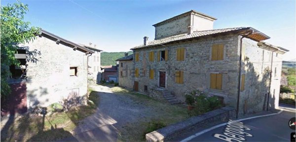 appartamento in vendita a Casina in zona Bergogno