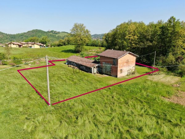 appartamento in vendita a Casina in zona Boschi