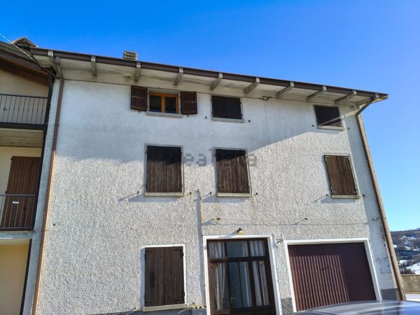 casa indipendente in vendita a Casina