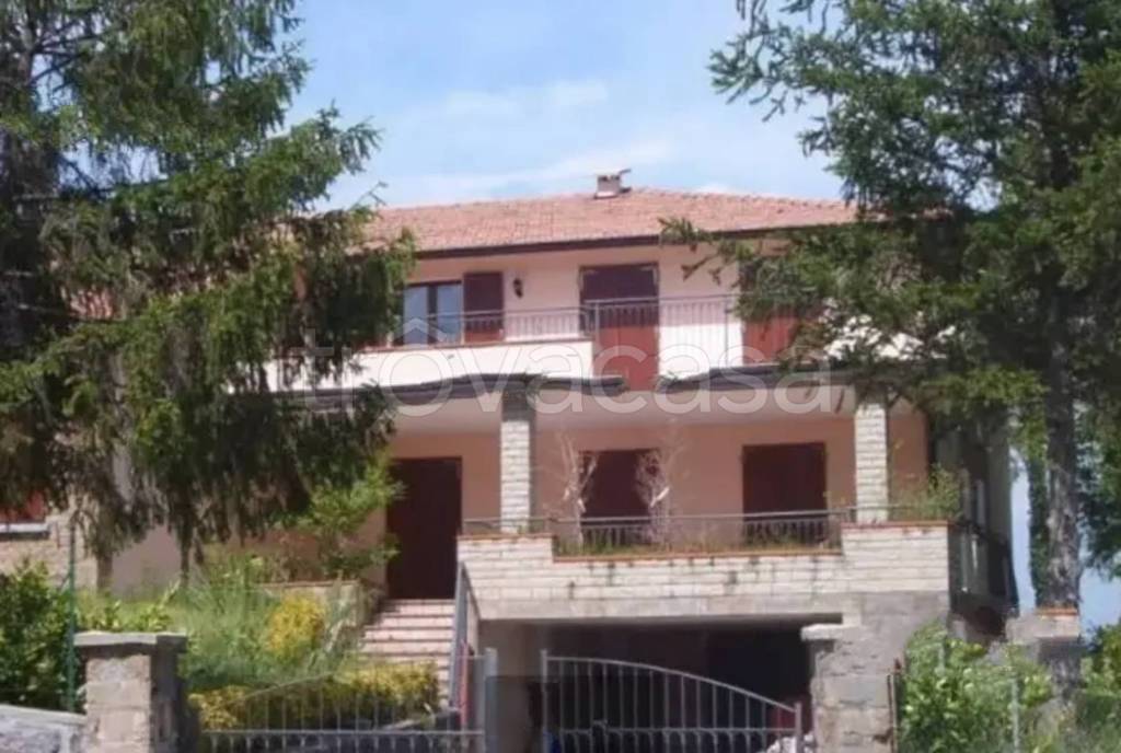 casa indipendente in vendita a Casina in zona Banzola