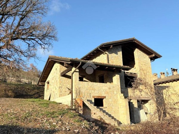 casa indipendente in vendita a Casina