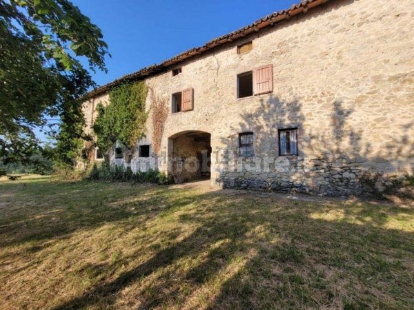 casa indipendente in vendita a Casina