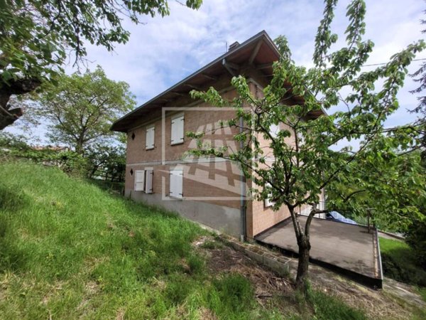 casa indipendente in vendita a Casina