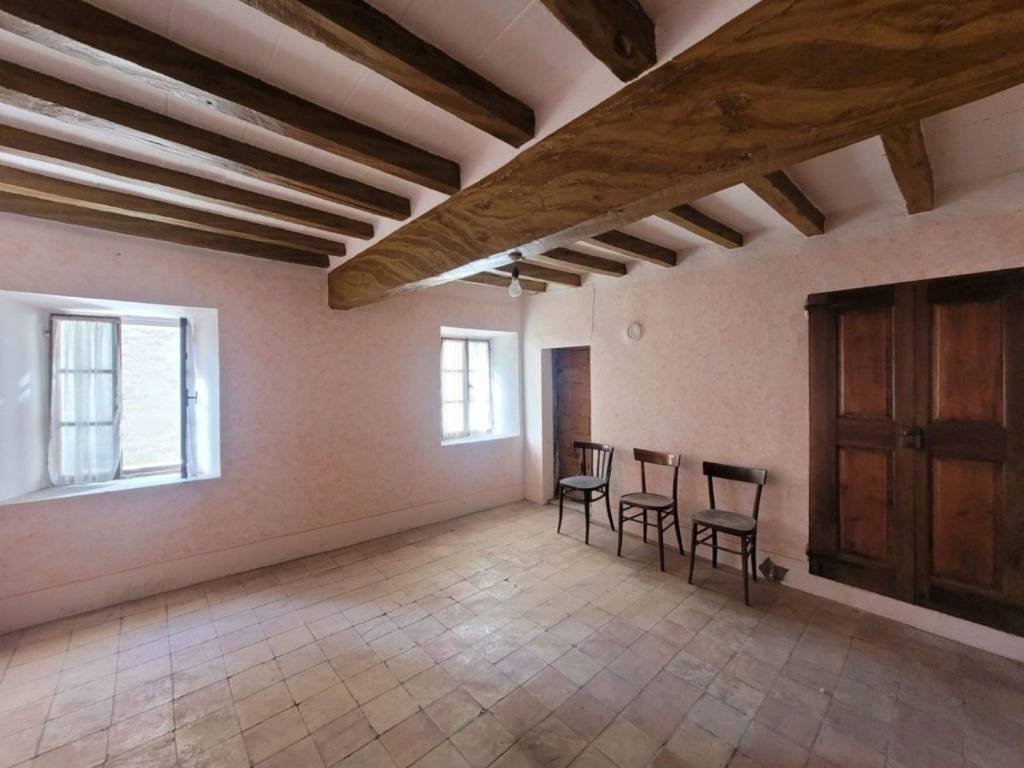 appartamento in vendita a Casina in zona Cortogno