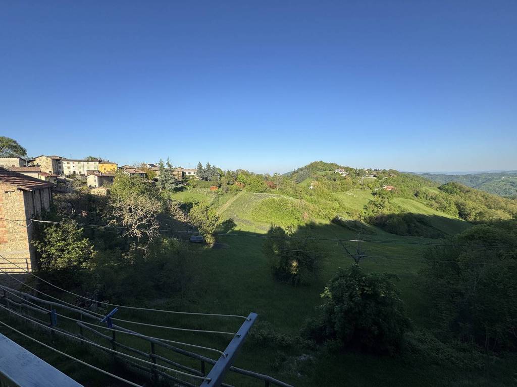 appartamento in vendita a Casina in zona Costaferrata
