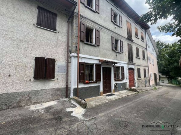 casa indipendente in vendita a Casina in zona Migliara-Boastra