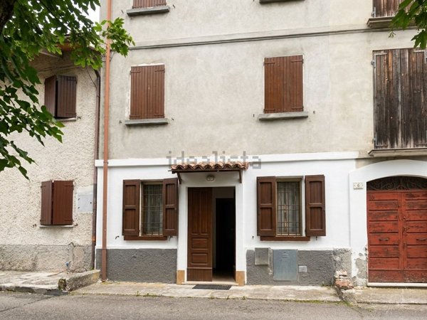casa indipendente in vendita a Casina