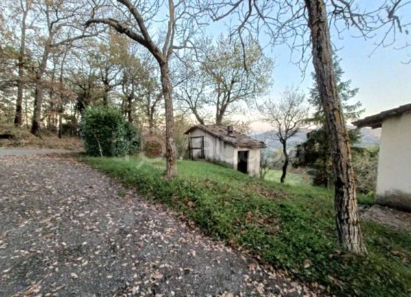 casa indipendente in vendita a Casina in zona Giandeto Straduzzi
