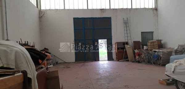 ufficio in vendita a Casina in zona Brugna