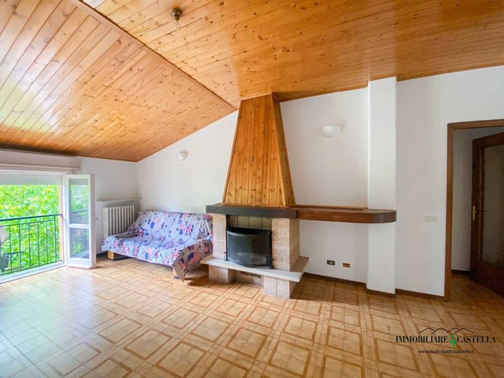 appartamento in vendita a Casina in zona Castignola