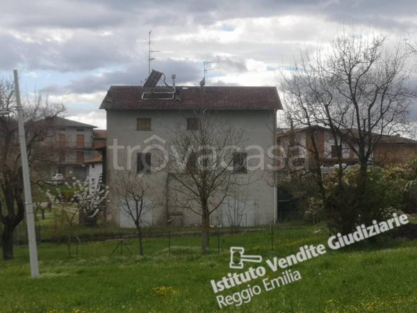 appartamento in vendita a Casina in zona Montale